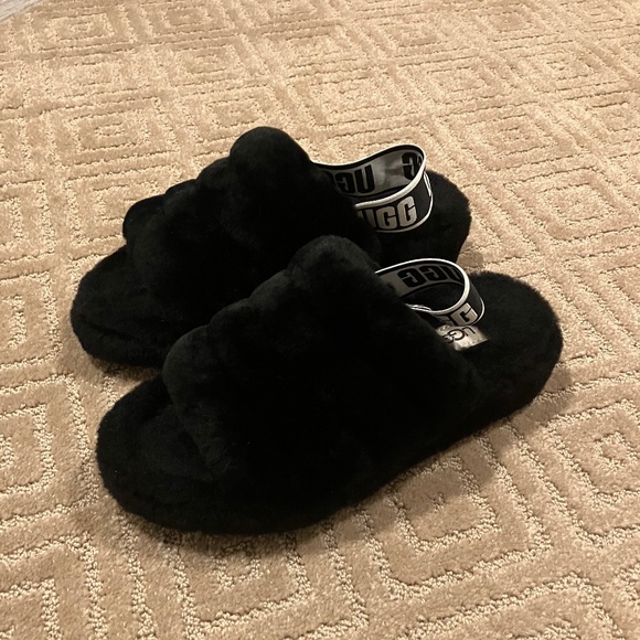 EUC Ugg black Fluff Yeah slides size 6 - Picture 6 of 6